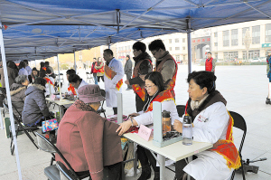 靜海縣志愿者深入基層，奉獻愛心溫暖社會